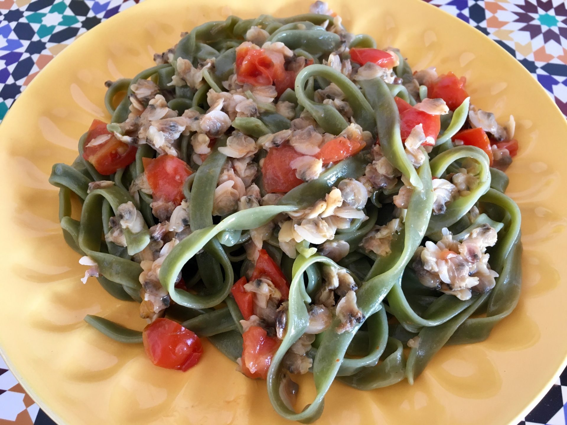 Tagliatelle alla spirulina e vongole