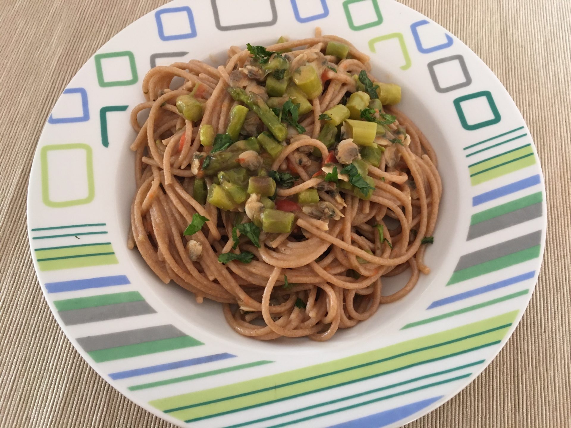 Linguine integrali vongole e asparagi